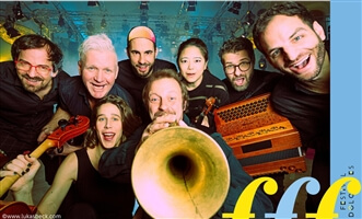 Alpen & Glühen: Thomas Gansch - Trompete, Flügelhorn | Christian Bakanic – Akkordeon | Manu Delago -Hang, Percussion | Lukas Kranzelbinder – Kontrabass | radio.string.quartet, - Bernie Mallinger – Violine, Igmar Jenner – Violine, Cynthia Liao – Viola, S